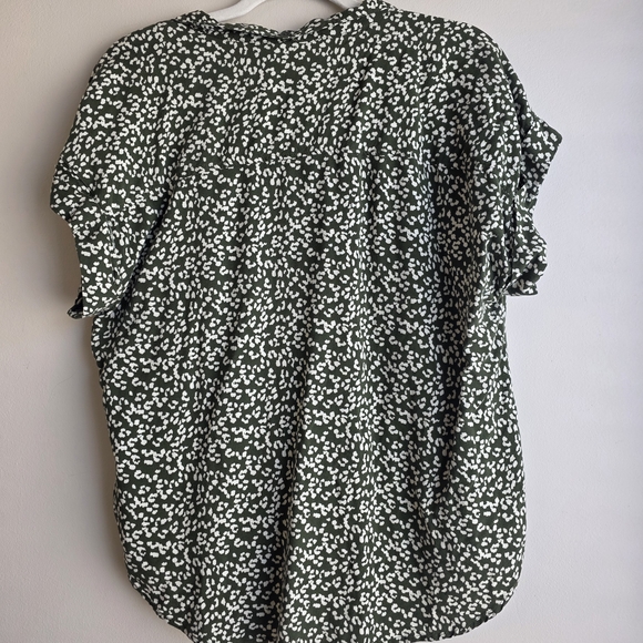 Green and White Patterned Women's Top - Picture 5 of 7